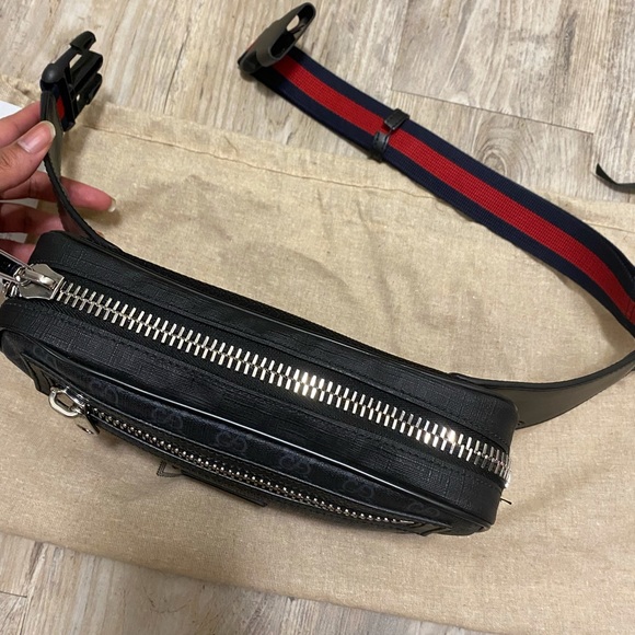 Unisex Gucci belt bag - Picture 3 of 11